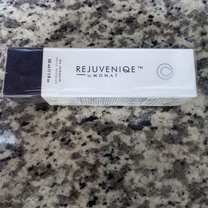 Monat Rejuveniqe oil